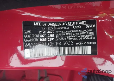 2009 Mercedes-Benz C 300 Sport 4Matic z USA, uszkodzony, nr VIN WDDGF81X39R055032